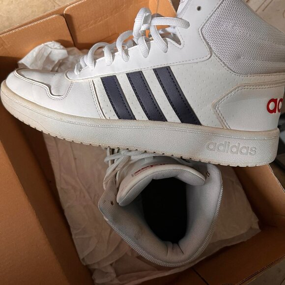 Adidas Men's Hoops 2.0 Mid Cut (Sold Out Style) - Picture 2 of 6